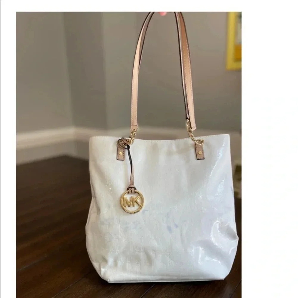 Michael Kors jet set tote bag
